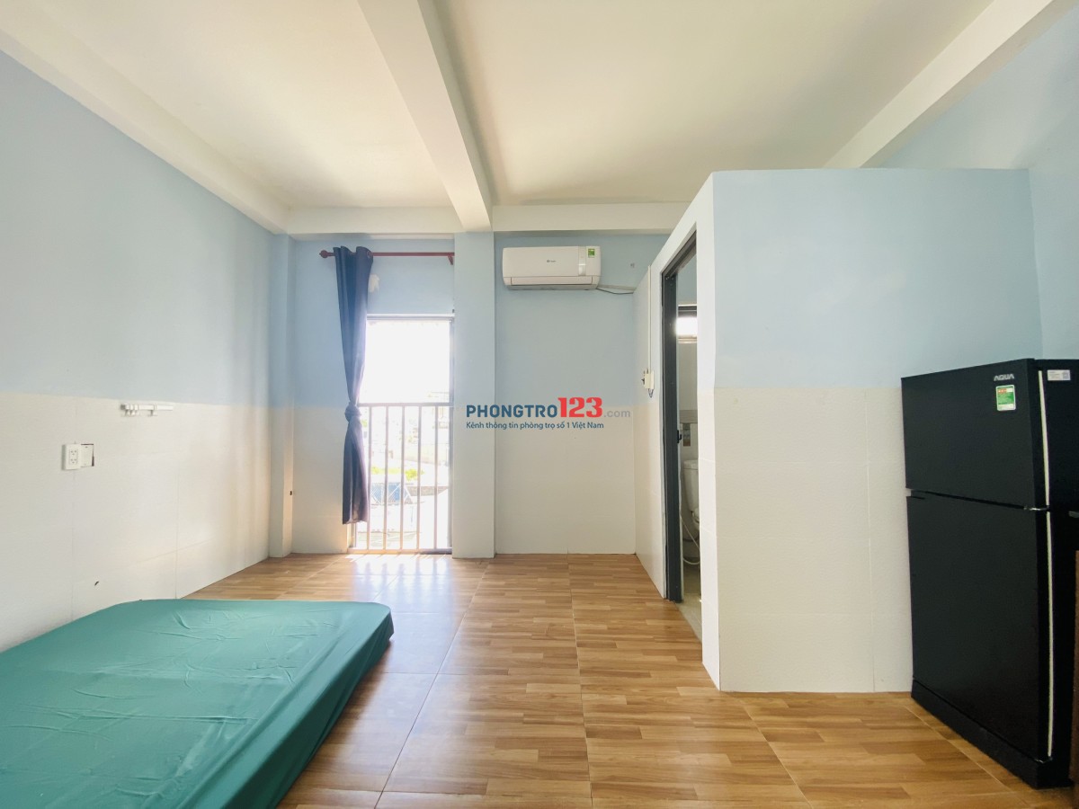 Phòng Ban Công Gần Chợ Gò Vấp, Vincom Phan Văn Trị, ĐH Công Nghiệp