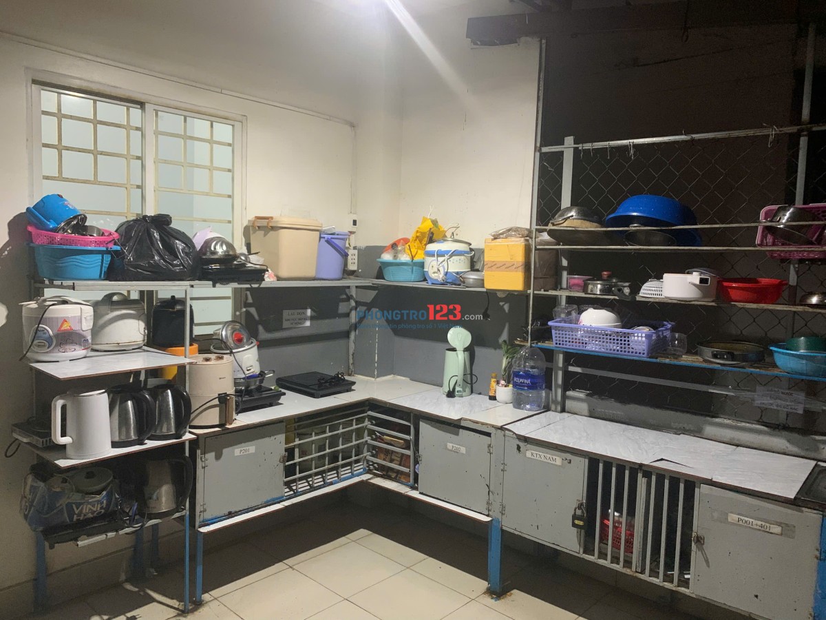 CHO THUÊ KÝ TÚC XÁ BÌNH DÂN - GIÁ RẺ, QUẠN 10 CHỈ 650K/GIƯỜNG