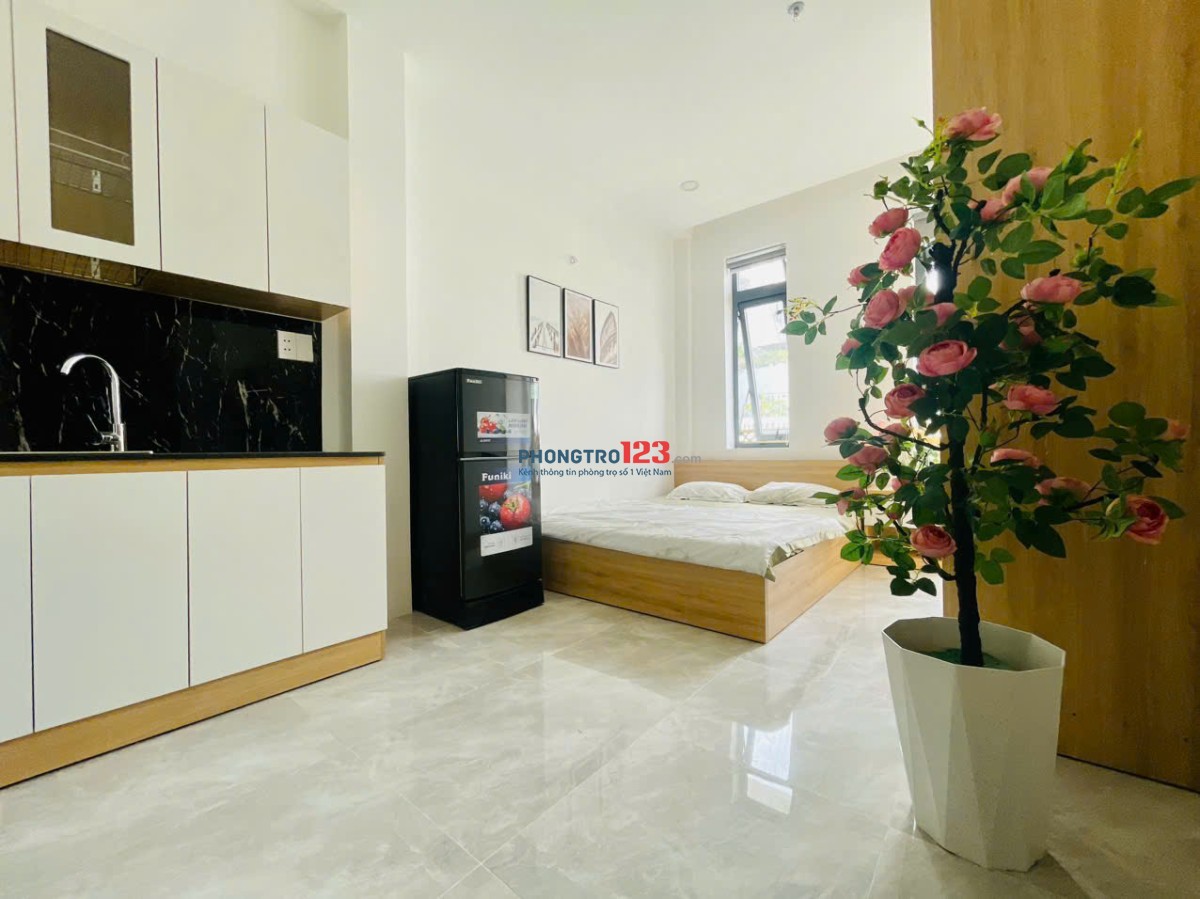 CHO THUÊ CĂN HỘ BẠCH ĐẰNG – STUDIO FULL NỘI THẤT, BAN CÔNG, NHÀ THOÁNG, GIÁP Q1 - NGÃ TƯ HÀNG XANH