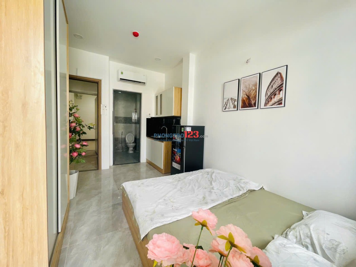 CHO THUÊ CĂN HỘ BẠCH ĐẰNG – STUDIO FULL NỘI THẤT, BAN CÔNG, NHÀ THOÁNG, GIÁP Q1 - NGÃ TƯ HÀNG XANH