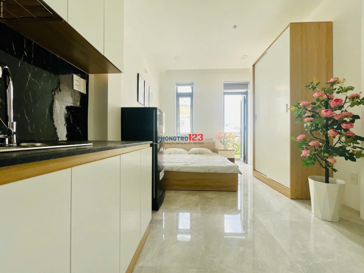 CHO THUÊ CĂN HỘ BẠCH ĐẰNG – STUDIO FULL NỘI THẤT, BAN CÔNG, NHÀ THOÁNG, GIÁP Q1 - NGÃ TƯ HÀNG XANH