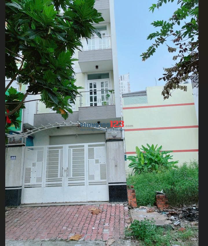 Cho THUÊ Nhà Nguyên Căn 4PN - 4WC 3 lầu ở KDC 13E Intresco giá 15Tr/th