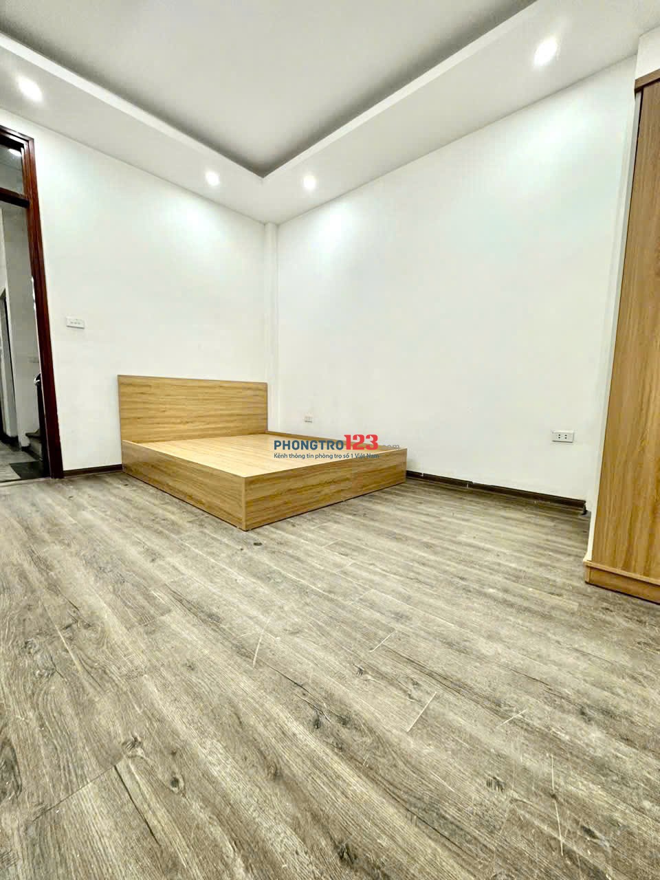 Cần cho thuê phòng trọ khép kín nóng lạnh đầy đủ, gần chợ, tầng 2, địa chỉ ngõ 94 Tân Mai