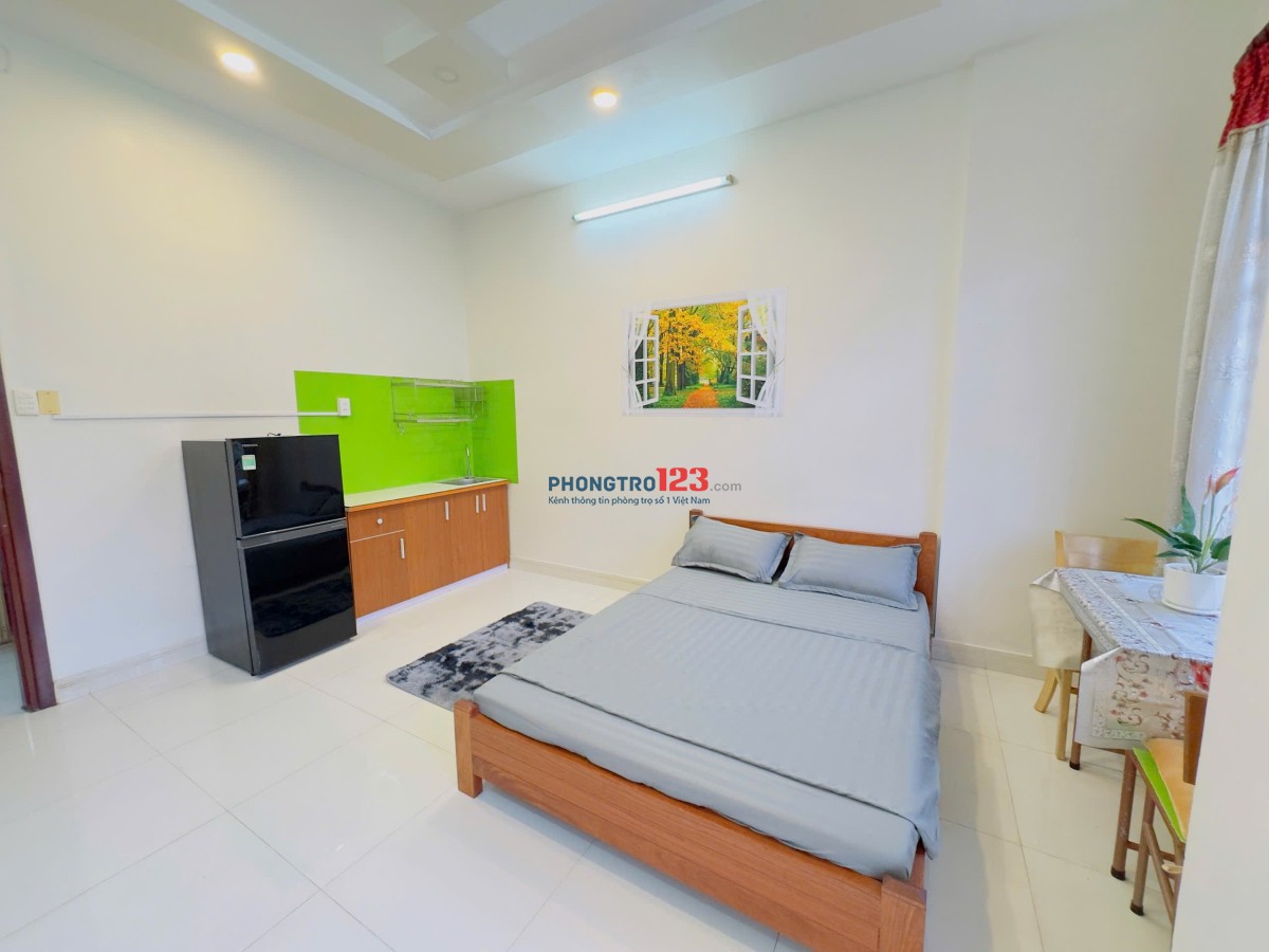 Căn Hộ Dịch Vụ Full Nội Thất, Có Ban Công, Gần Sân Bay Tân Sơn Nhất