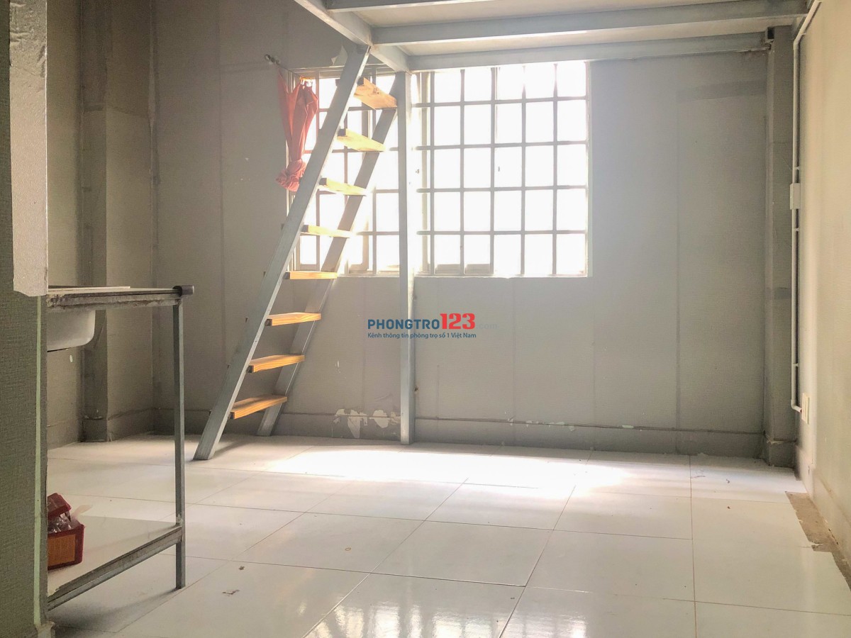 Phòng trọ giá rẻ CMT8 Quận 3, gần công viên Lê Thị Riêng, chợ Hòa Hưng