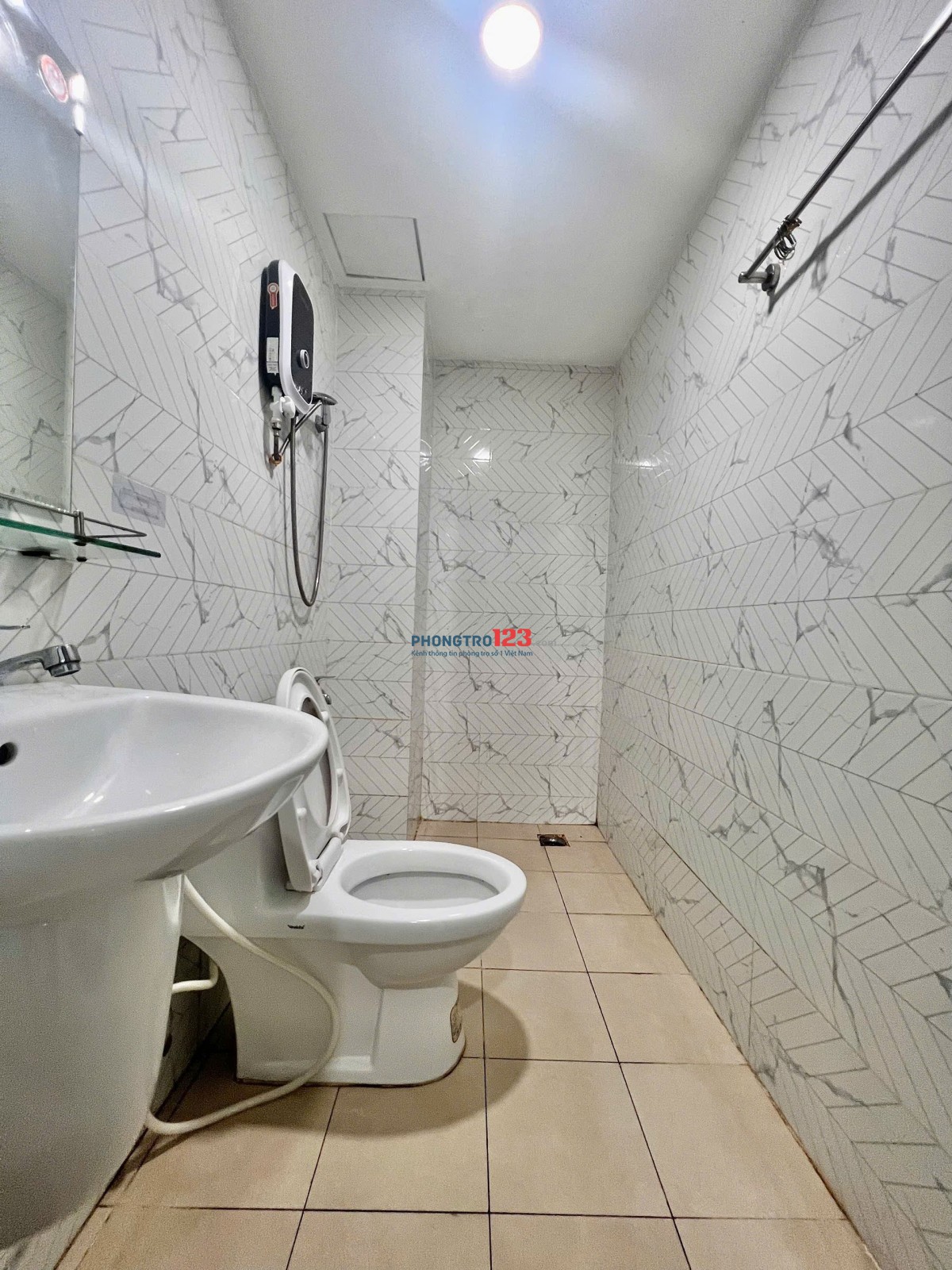 PHÒNG FULL NỘI THẤT PHÒNG NGỦ RIÊNG NGAY LÊ THỊ CHỢ
