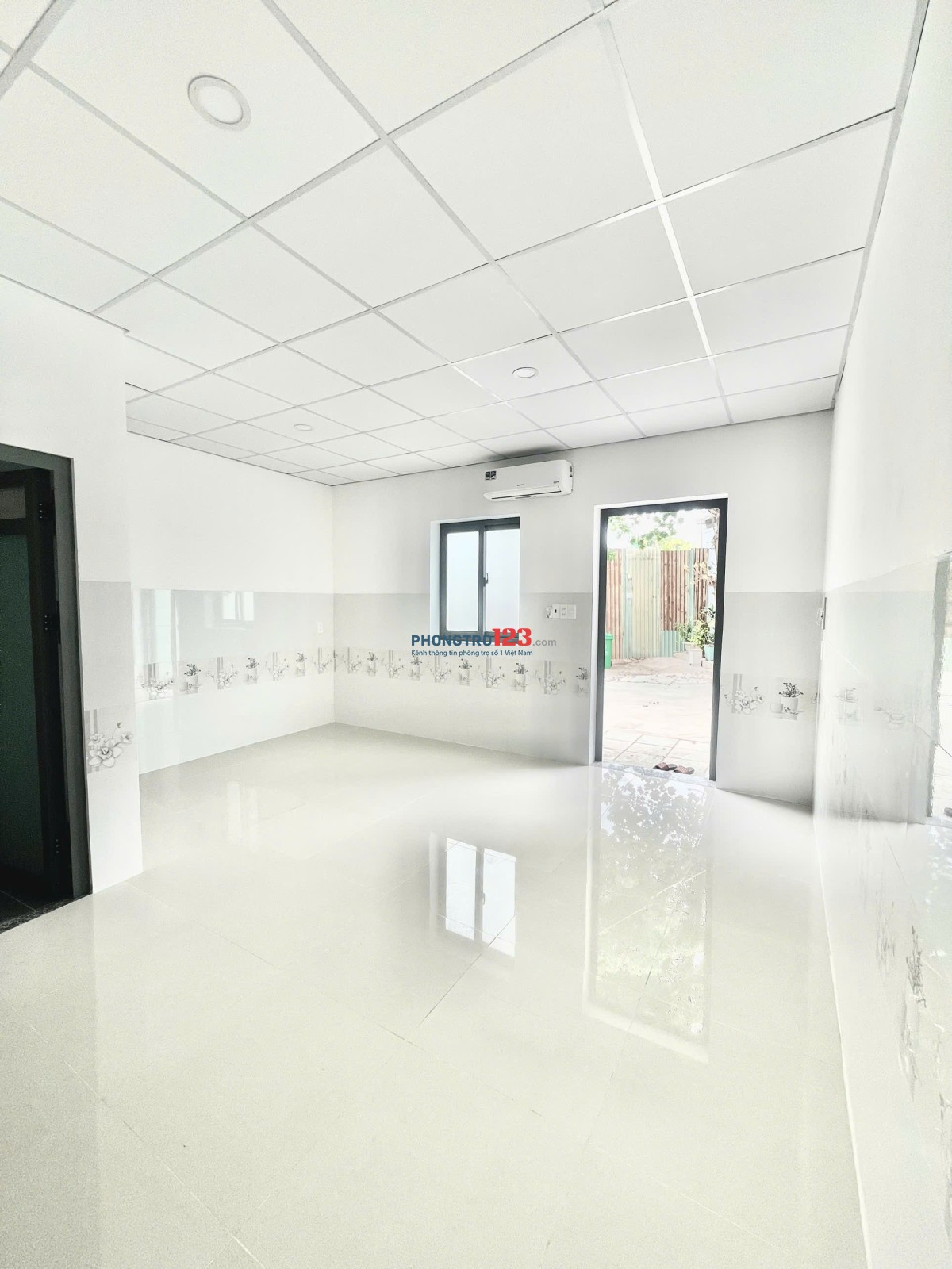 PHÒNG CAO CẤP NGAY KINH TẾ ĐỐI NGOẠI, ĐỖ XUÂN HỢP, YÊN TĨNH CÓ ML