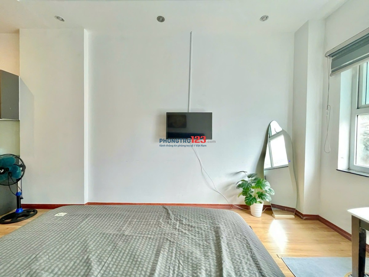 CĂN HỘ FULL NỘI THẤT CỬA SỔ LỚN ĐÓN NẮNG Ở BÌNH THẠNH GẦN NGUYỄN THỊ MINH KHAI Q3,