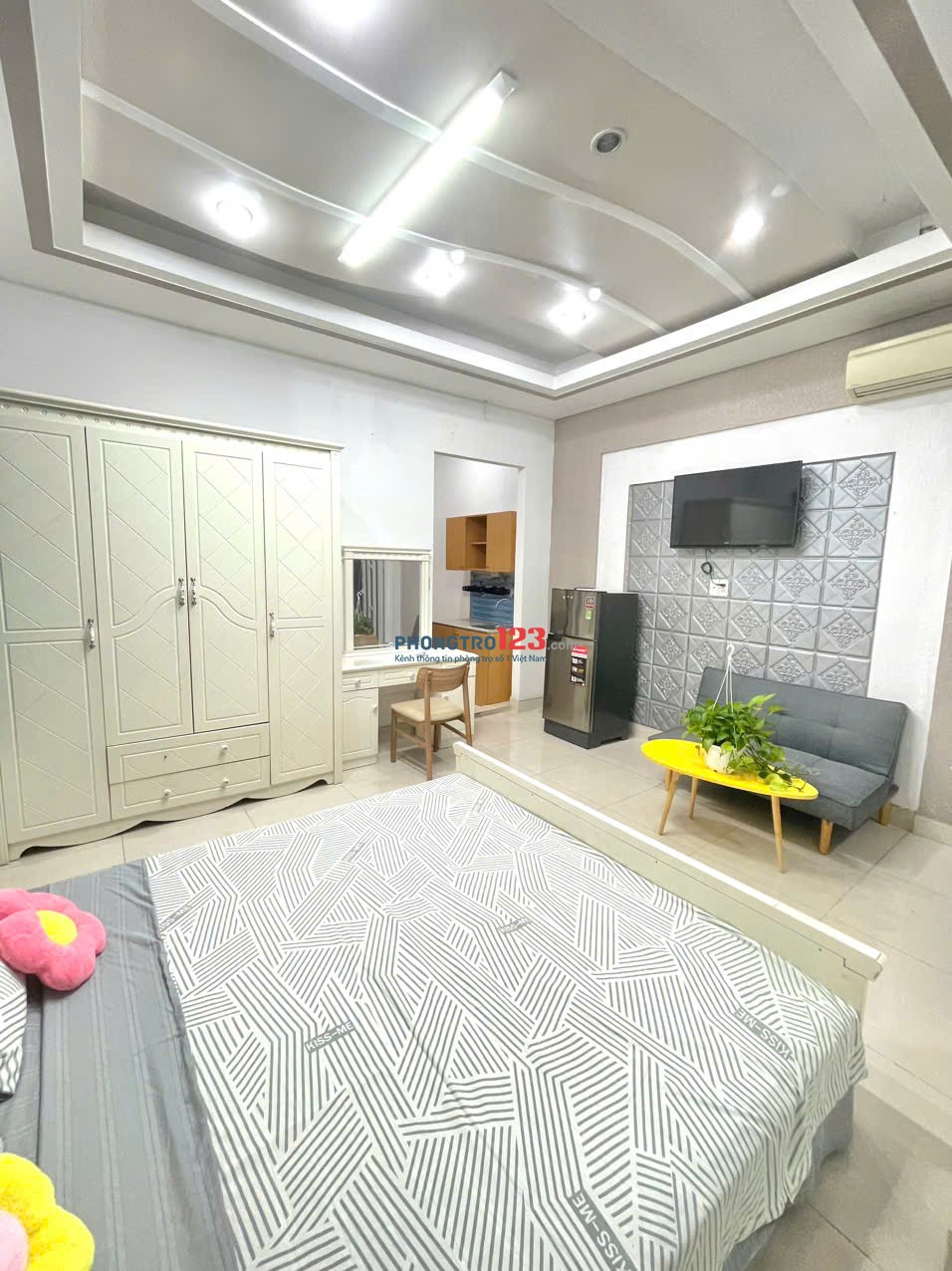 CHO THUÊ CĂN HỘ HUỲNH VĂN BÁNH, PHÚ NHUẬN – FULL NỘI THẤT, BỒN TẮM RIÊNG, BAN CÔNG, GẦN SÂN BAY