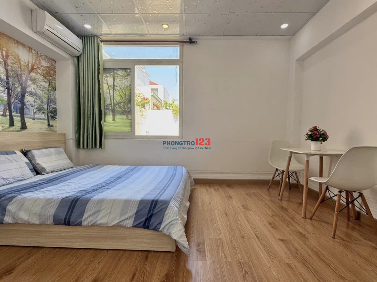 Căn Hộ Cao Cấp Full Nội Thất, Cửa Sổ Thoáng Gần Ngã Tư Hàng Xanh