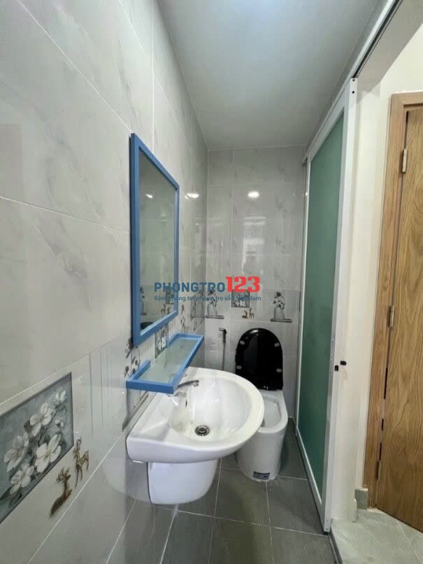 Cho thuê phòng Bình Thạnh, Cửa sổ trời siêu thoáng. Full nội thất gần Ngã Tư Hàng Xanh, UTH, Hutech