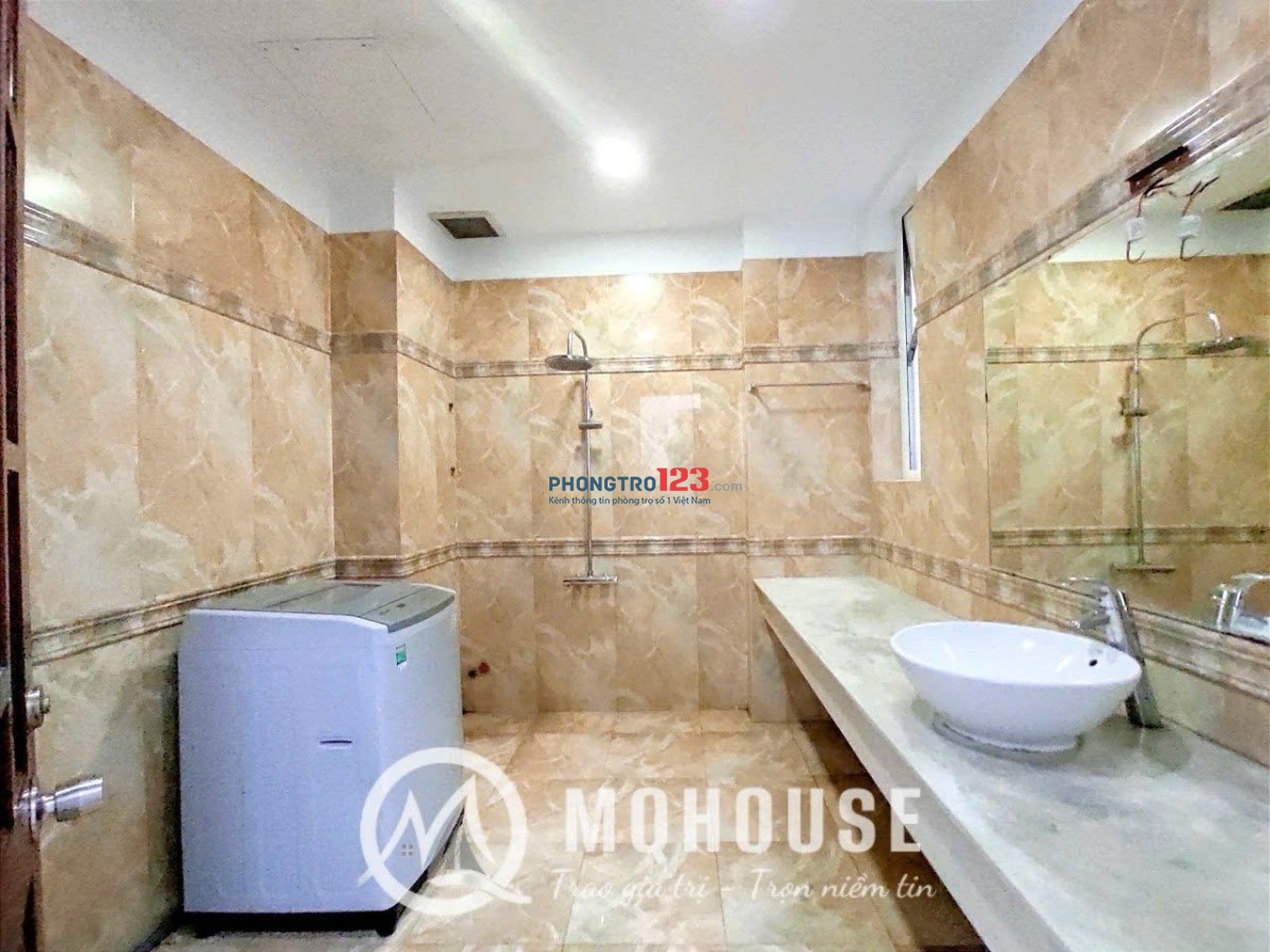 Căn Hộ Dịch Vụ Full Nội Thất, Có Ban Công, Máy Giặt Riêng, Tách Bếp