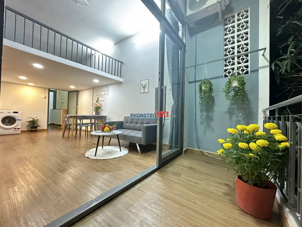 Cho thuê Super Douplex có ban công rộng siêu thoáng Q10