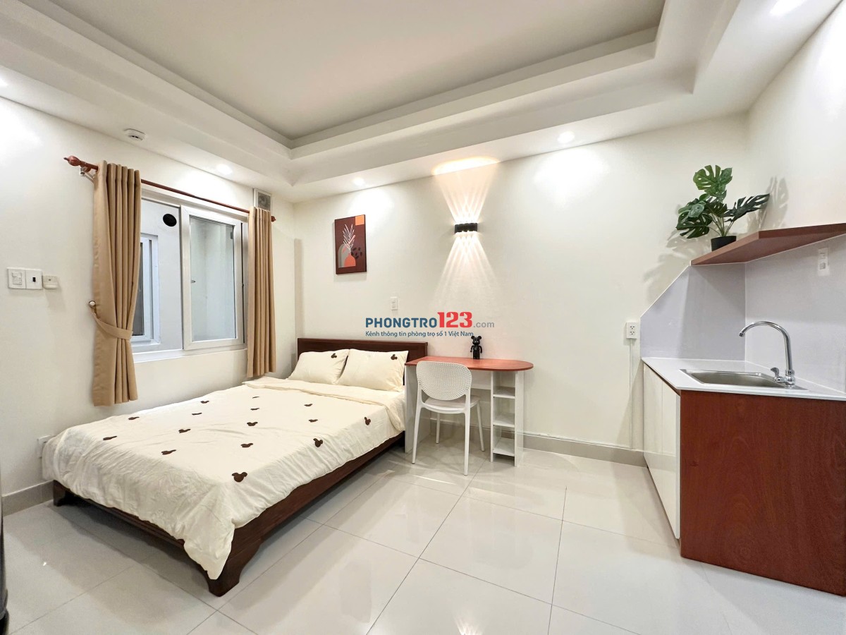 Căn Hộ Full Nội Thất Cửa Sổ Rộng Gần Chợ Bà Chiểu Ngay Nơ Trang Long