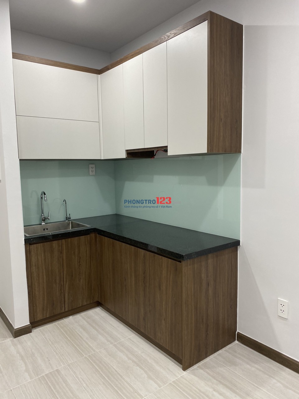 Cho thuê căn hộ 2PN, 2WC - nội thất cơ bản - ưu tiên khách gia đình