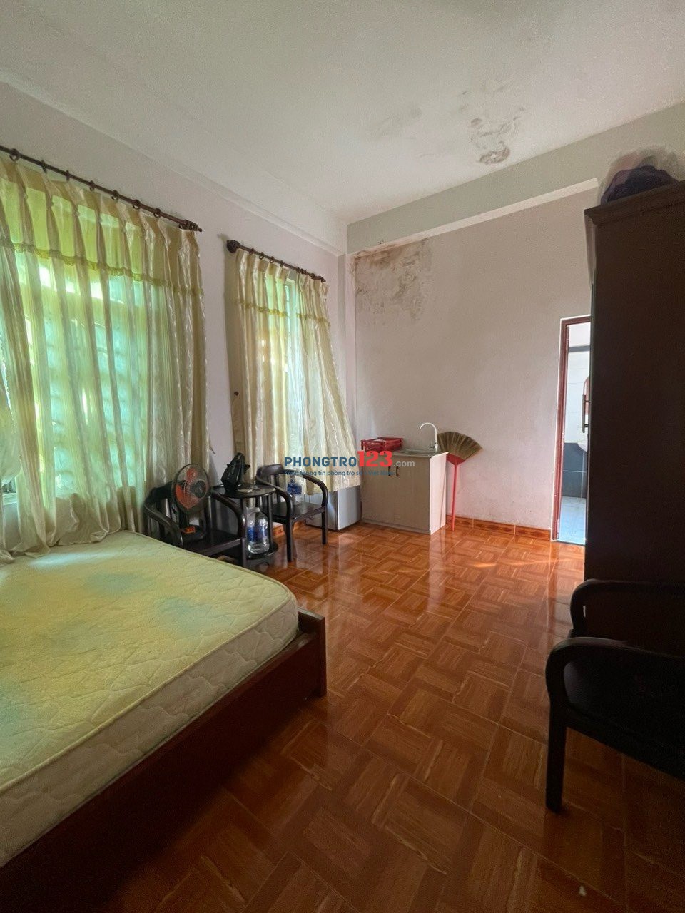 Phòng 20m2 nội thất - Giường Nệm Máy Lạnh Kệ Bếp - Trung tâm hành chính Dĩ An.