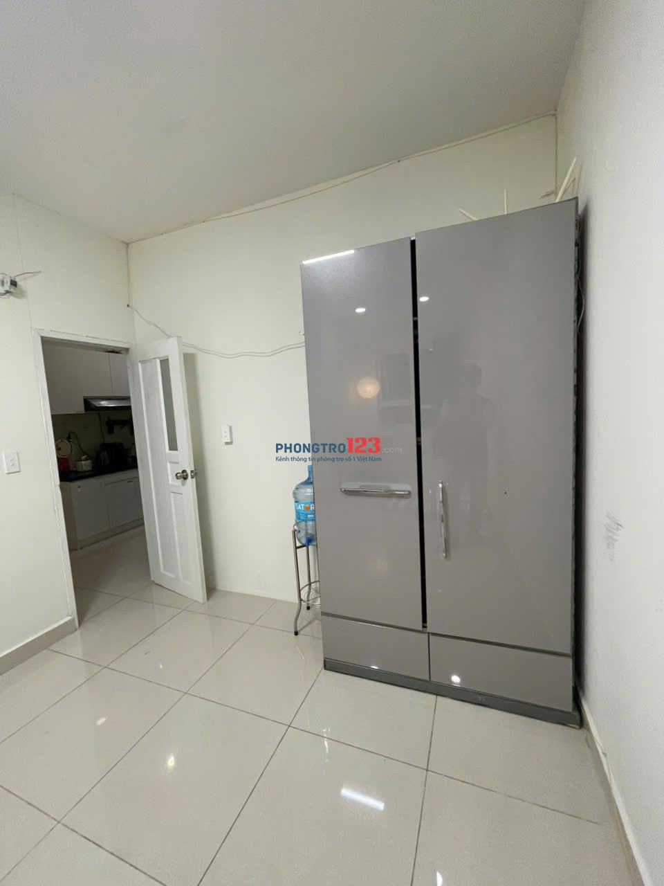 Cho thuê phòng lớn trong chung cư TOPAZ ELITE