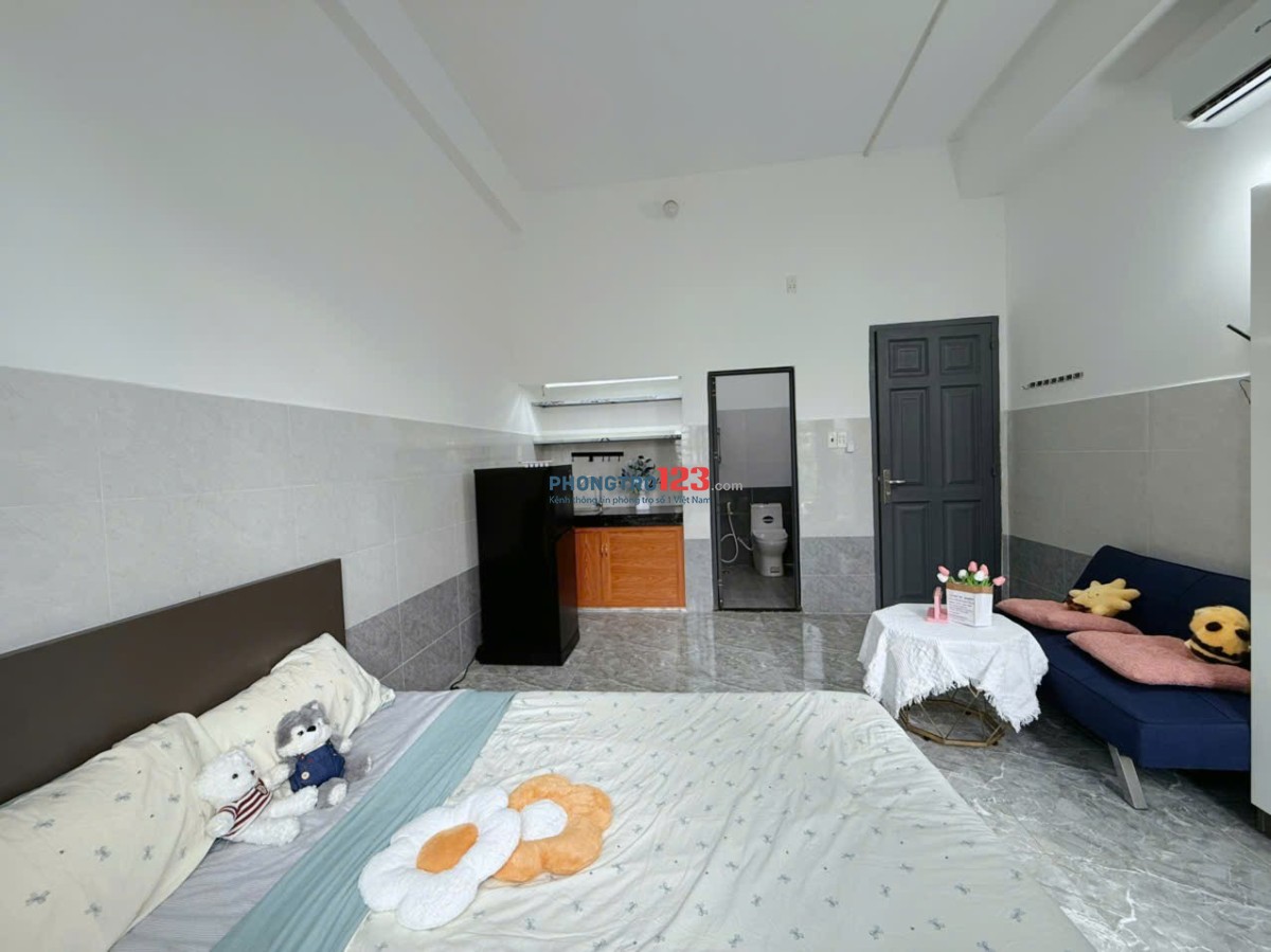 Studio có ban công thoáng mát – Nhất Chi Mai, P13, Tân Bình gần sân bay Tân Sơn Nhất, Etown Cộng Hòa