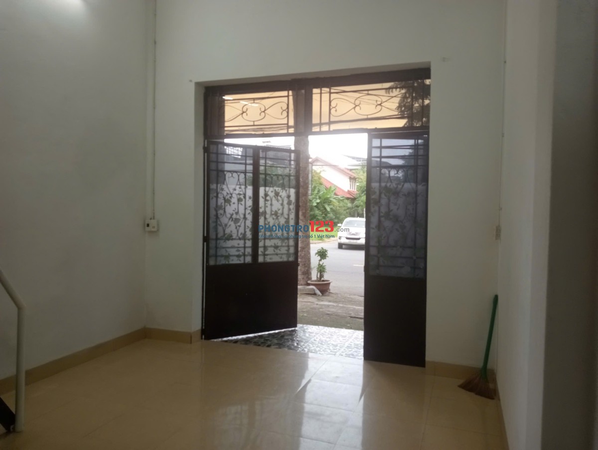 Cho thuê nhà cấp 4 nguyên căn.