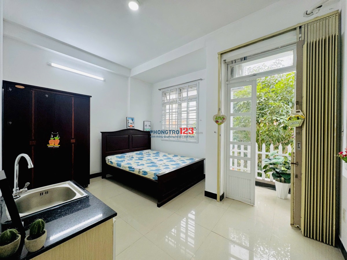 Cho Thuê Phòng Trọ Ban Công Thoáng Mát Gần Đại Học Văn Lang Cs2