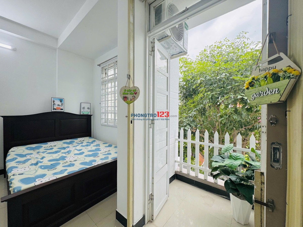 Cho Thuê Phòng Trọ Ban Công Thoáng Mát Gần Đại Học Văn Lang Cs2