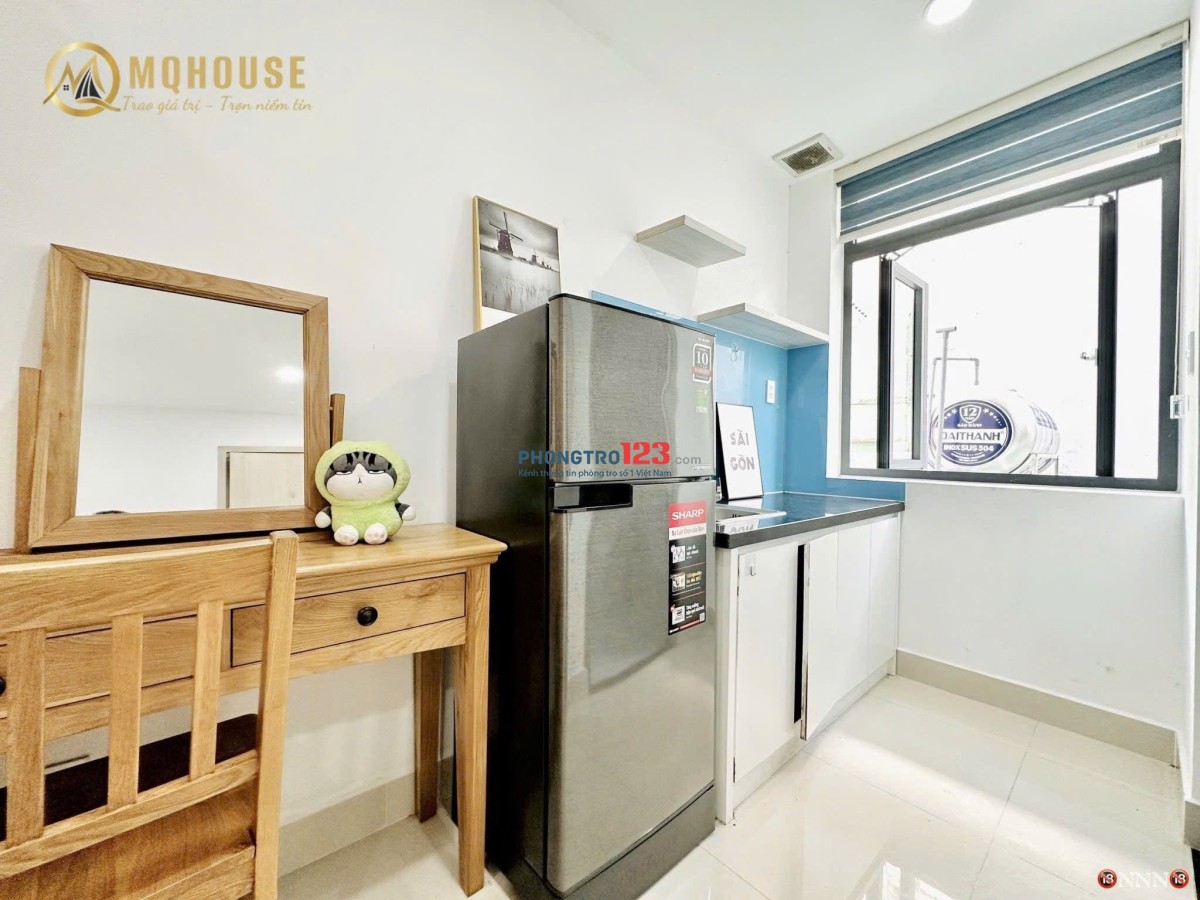 Cho thuê phòng trọ 28m2 full nội thất, thang máy, gần ngã tư Phú Nhuận, sân bay ngay Thích Quảng Đức