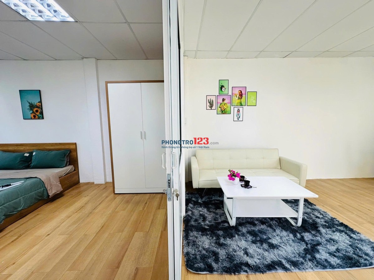 Cho thuê trọ giá rẻ Q10 - 1PN tách bếp - ban công - siêu rộng - gần ĐH Kinh Tế UEH