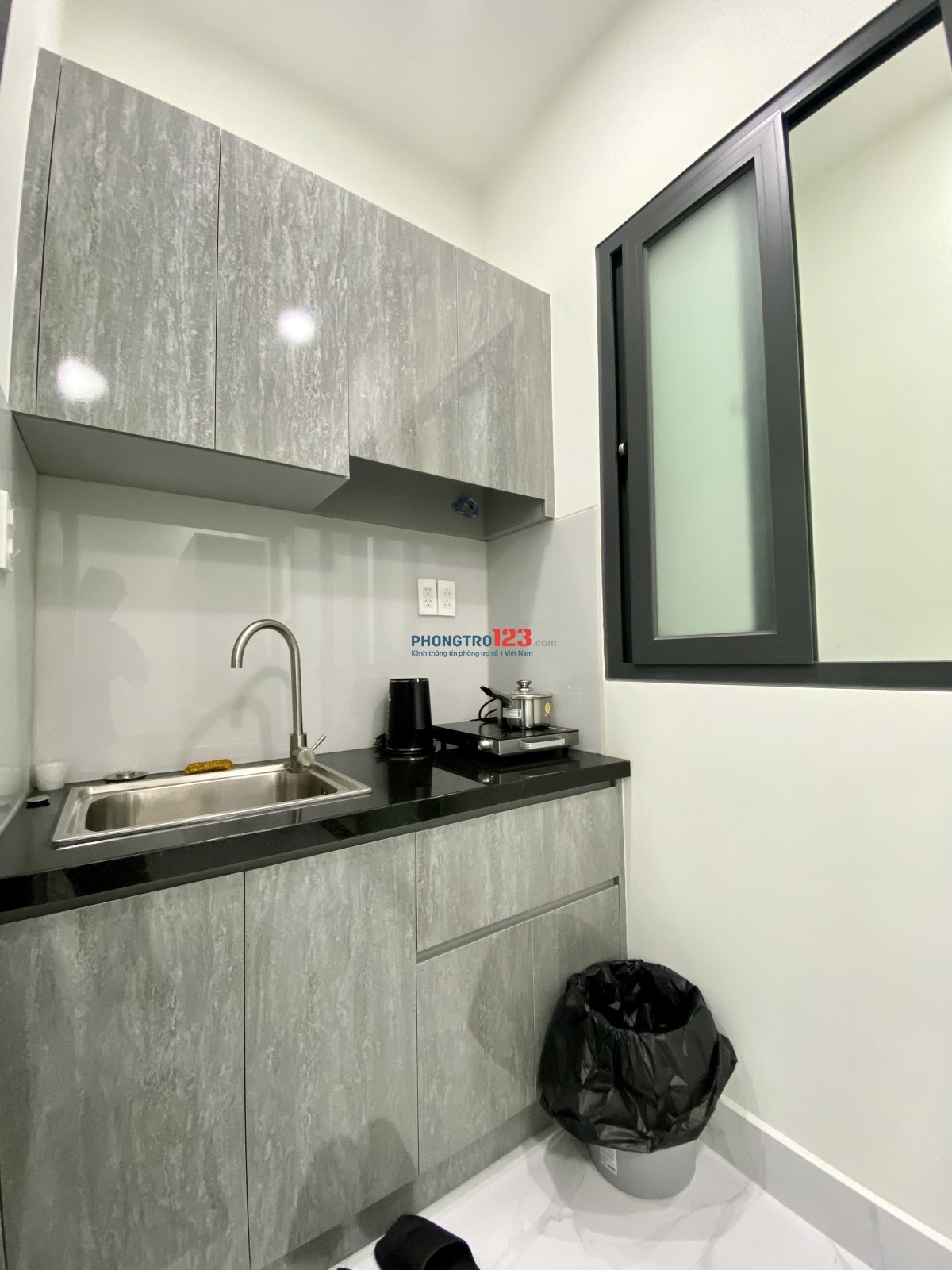 Cho Thuê Phòng Studio Full Nội Thất , Thang Máy , Ngay Đại Học Hutech , Ngã Tư Hàng Xanh