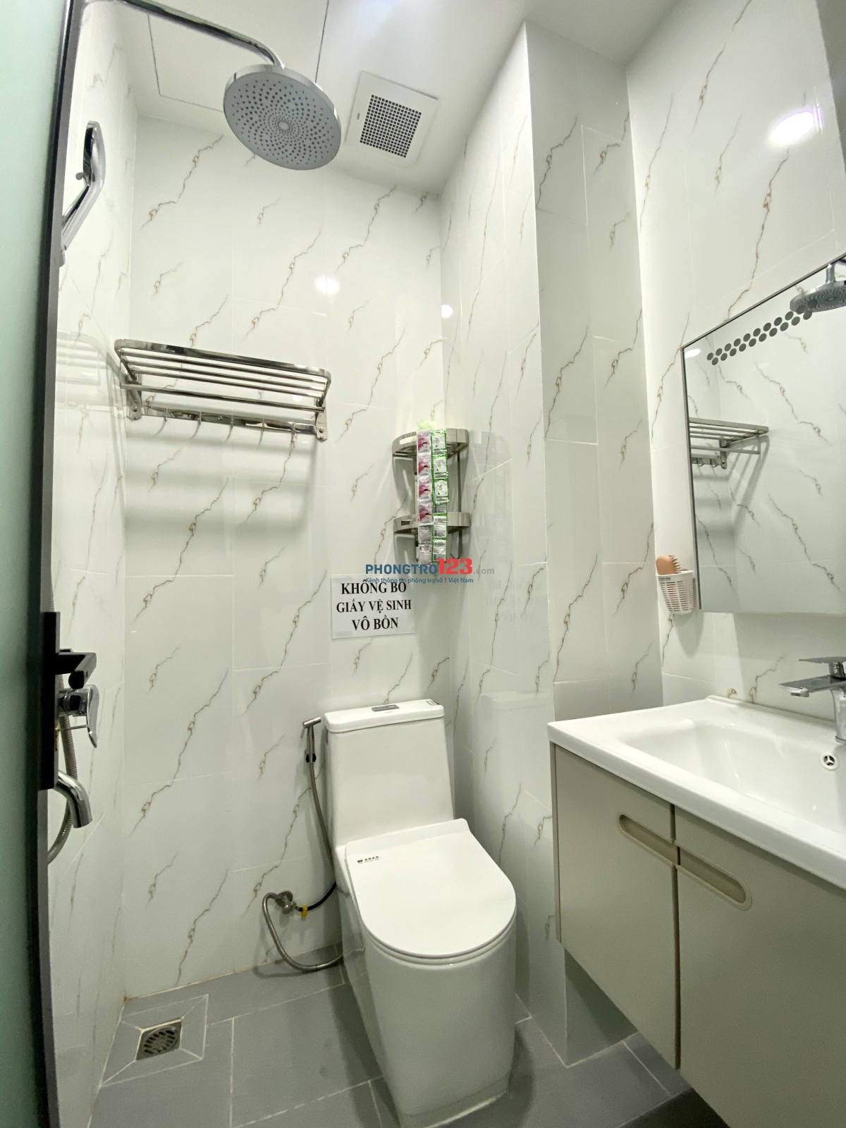 Cho Thuê Phòng Studio Full Nội Thất , Thang Máy , Ngay Đại Học Hutech , Ngã Tư Hàng Xanh