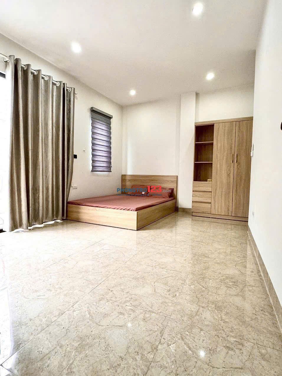 Phòng đầy đủ tiện nghi full nội thất.