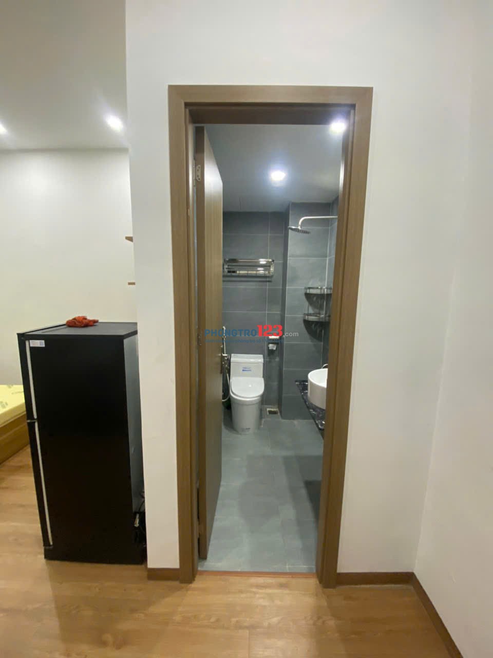  Cho thuê phòng trọ cao cấp – Trệt, cửa sổ rộng – Nguyễn Đình Chiểu, P.3, Phú Nhuận