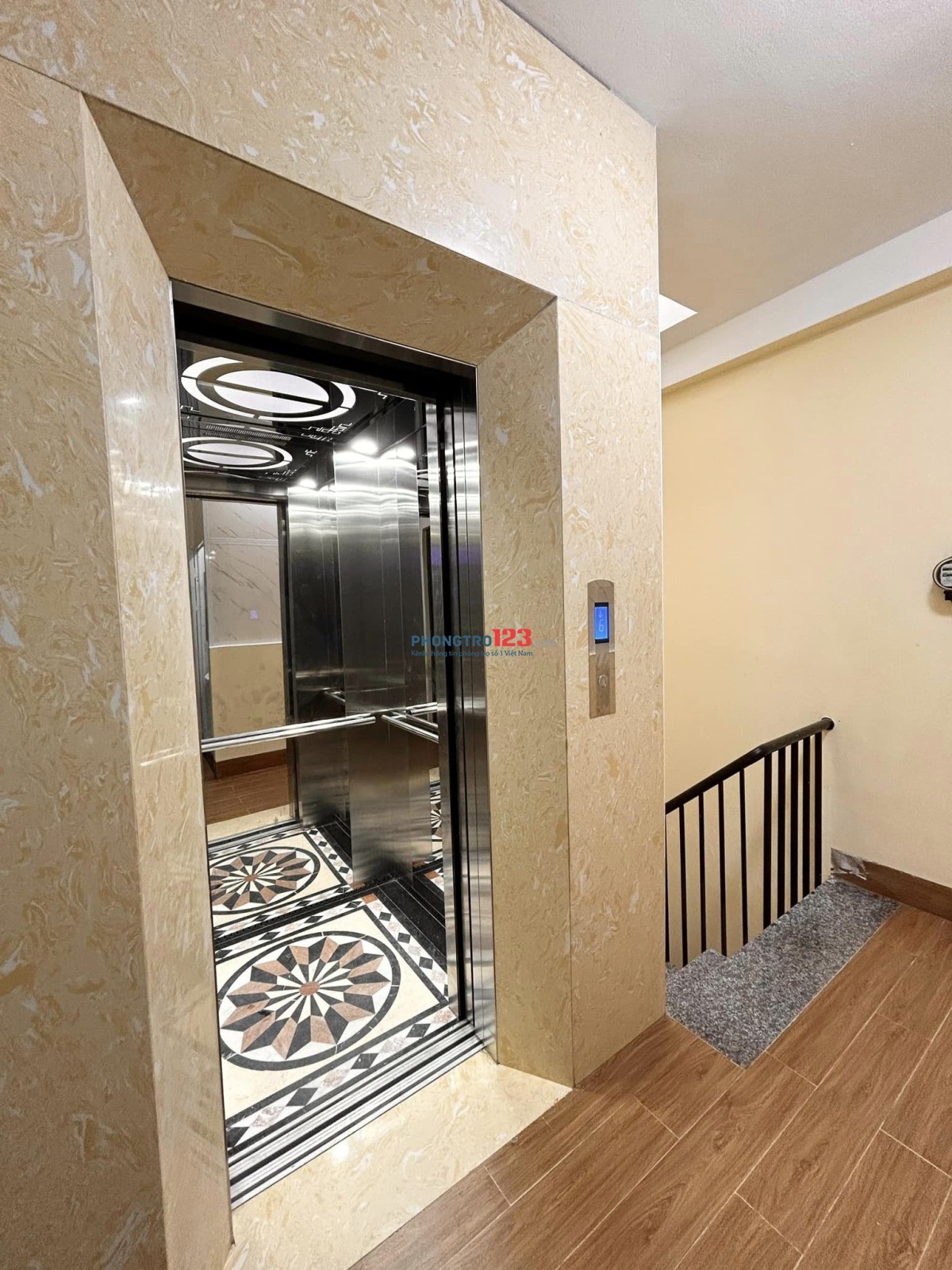 Cho thuê trọ 30m2 tách bếp full đồ hẻm xe hơi ban công rộng