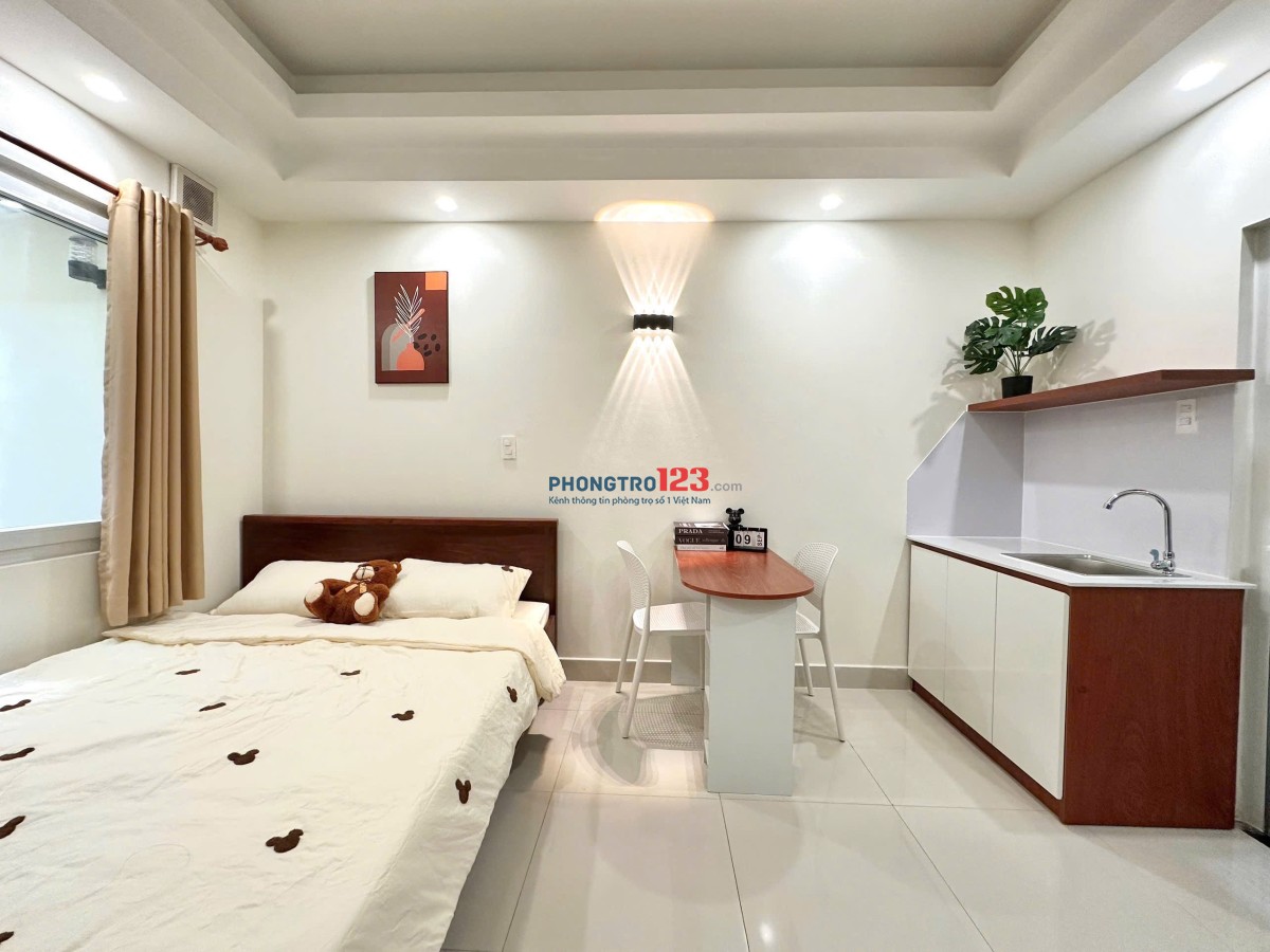 Cho thuê chdv ngay trường Swinburne Bạch Đằng, p2, Tân Bình, full nội thất mới