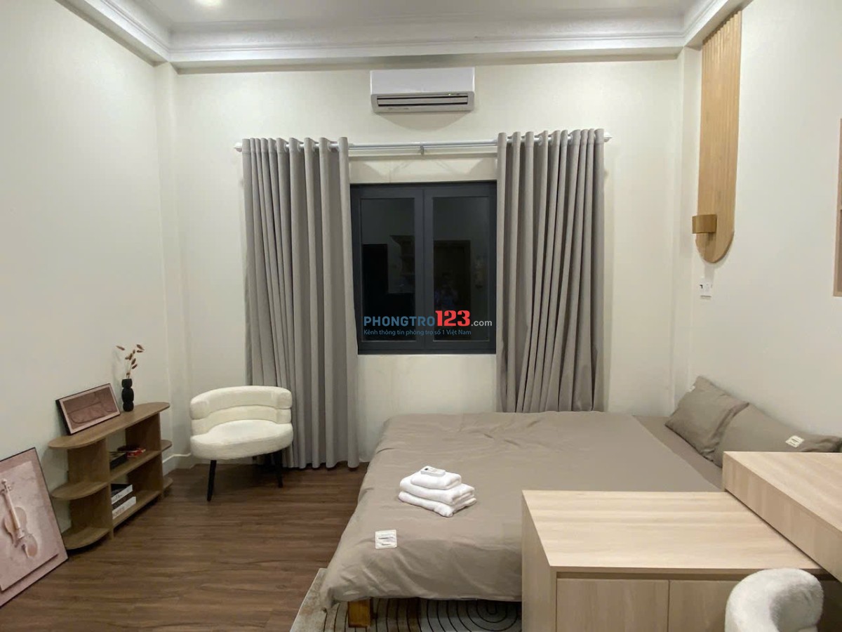 Cho thuê căn hộ giá rẻ Q1 - gần ĐH VĂN LANG - phòng rộng 30m2 - cửa sổ trời siêu thoáng