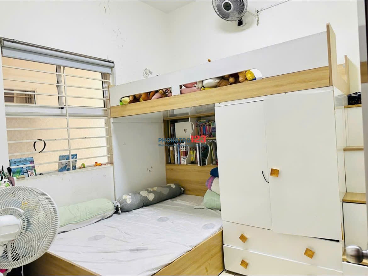 Chung cư Đặng văn Ngữ, PN: 80m2, 2p ngủ, Tolet NT, 12tr/tháng.