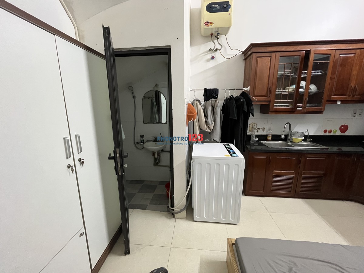 Nhượng lại phòng cho ai cần thuê khu vực Tây Hồ