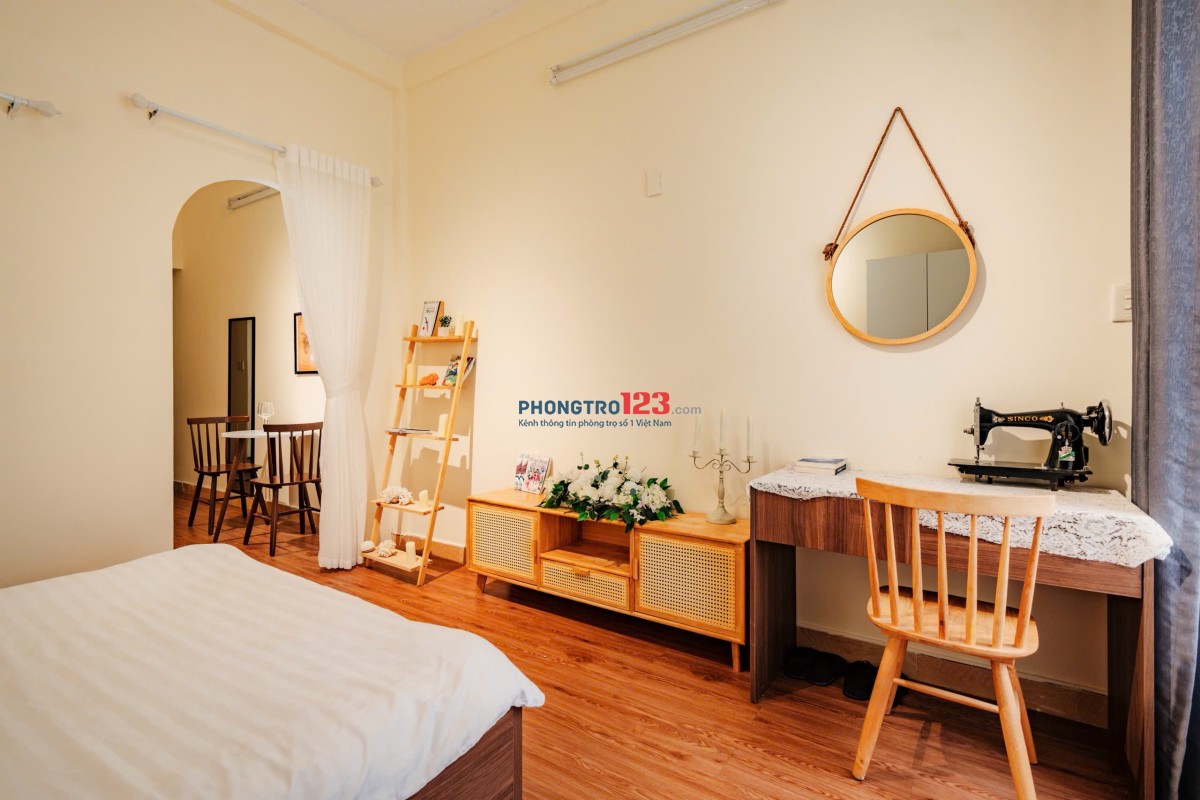Cho Thuê Căn Hộ 1PN Ban Công , 50m2 - NGAY Nguyễn Đình Chiểu Quận 1 - Gần Hồ Con Rùa Quận 3