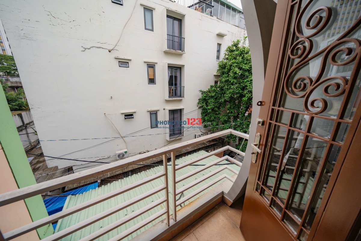Cho Thuê Căn Hộ 1PN Ban Công , 50m2 - NGAY Nguyễn Đình Chiểu Quận 1 - Gần Hồ Con Rùa Quận 3