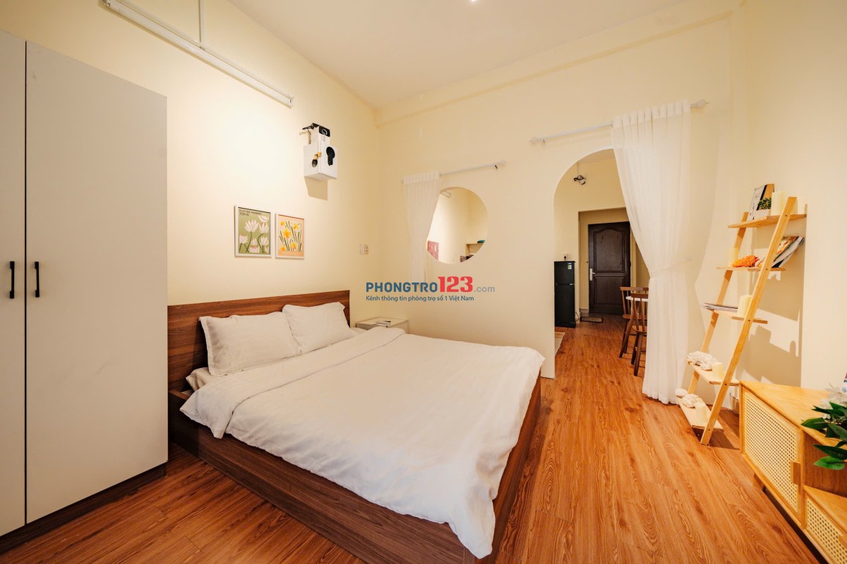 Cho Thuê Căn Hộ 1PN Ban Công , 50m2 - NGAY Nguyễn Đình Chiểu Quận 1 - Gần Hồ Con Rùa Quận 3