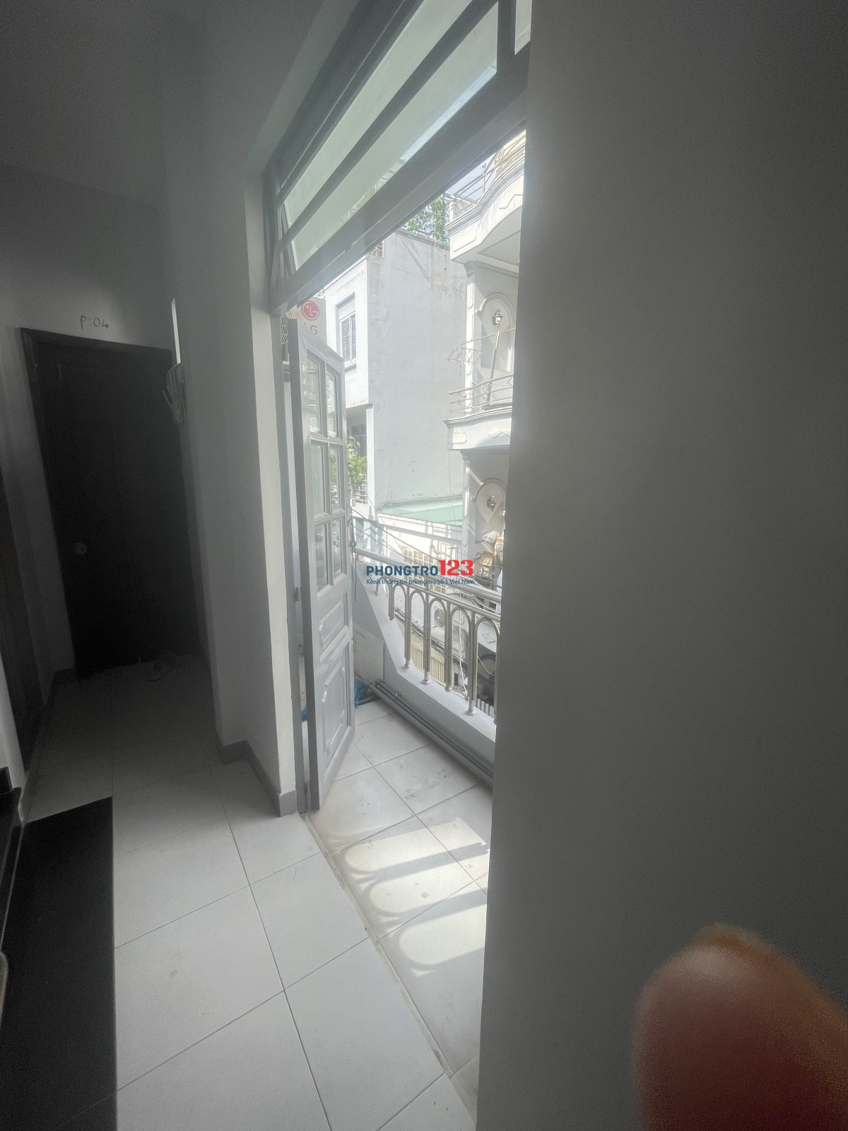 Phòng đẹp, giá tốt - cửa sổ - full nội thất - gần ngay Lotte mark Nguyễn Văn Lượng
