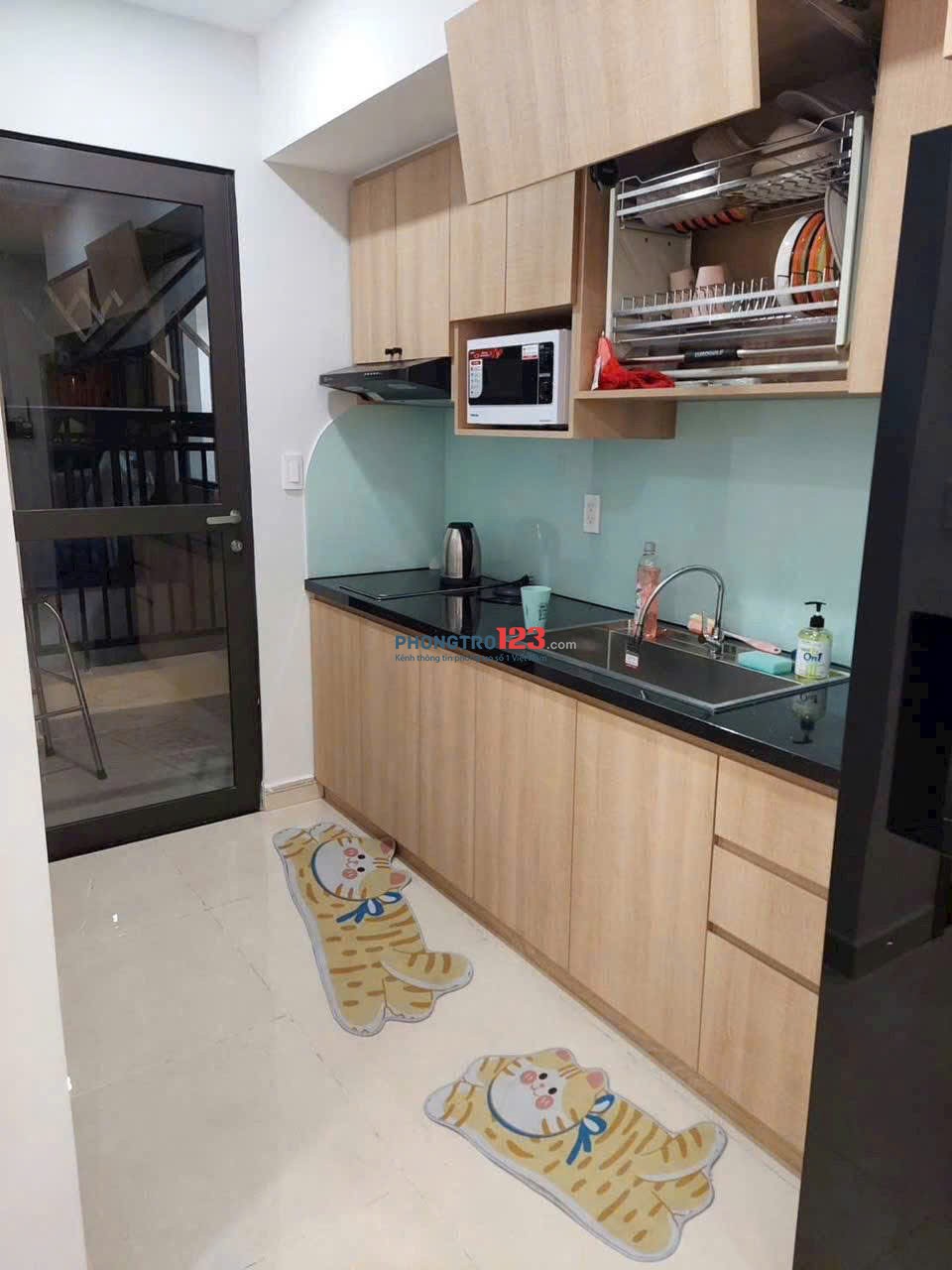 Chung cư Phú Thọ, Nguyễn Thị Nhỏ, Q11: full NT, 2p ngủ, 85m2, 11triệu