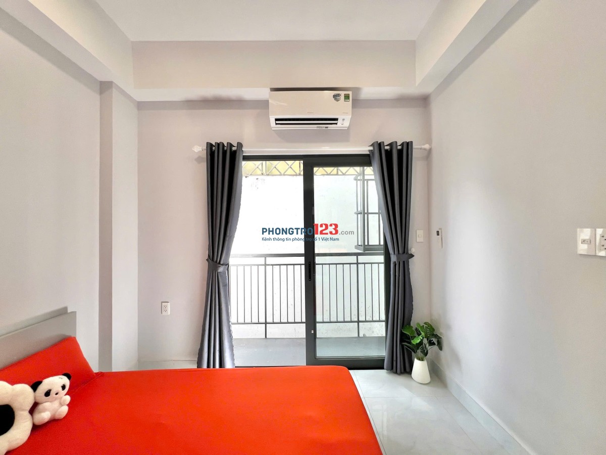 PHÒNG MỚI - CÓ BAN CÔNG - ĐỦ NỘI THẤT - NGAY ĐƯỜNG CỘNG HOÀ - GẦN SÂY BAY TSN