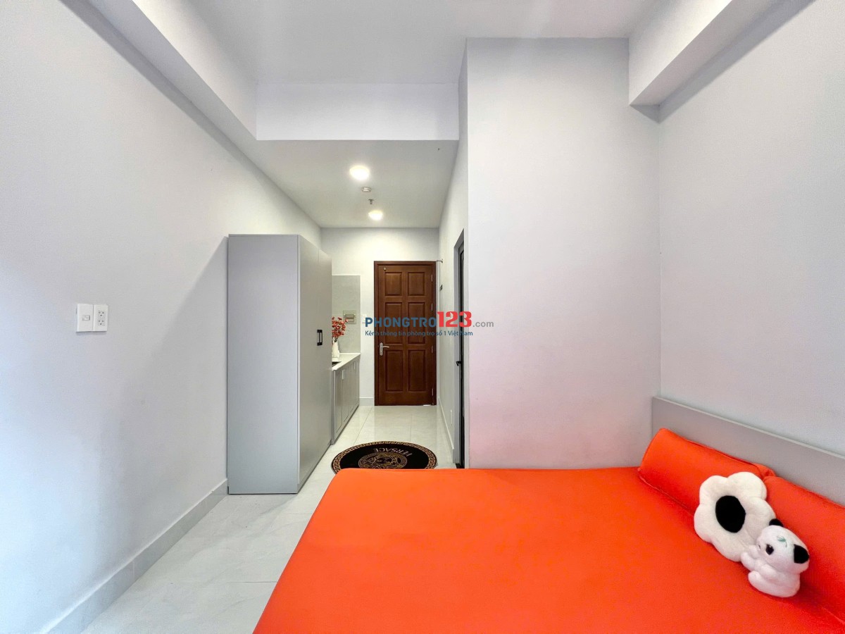 PHÒNG MỚI - CÓ BAN CÔNG - ĐỦ NỘI THẤT - NGAY ĐƯỜNG CỘNG HOÀ - GẦN SÂY BAY TSN