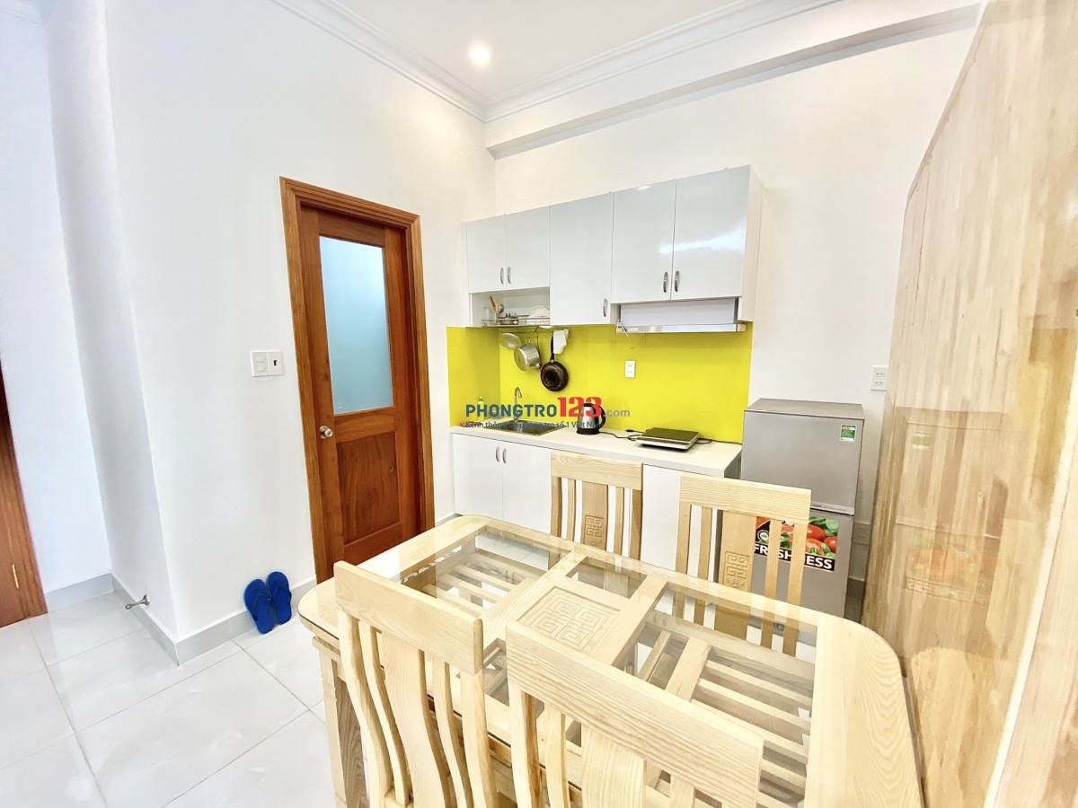 Phòng trọ full nội thất, thang máy, an ninh, ngay Đào Duy Anh Phú Nhuận tiện di chuyển Q1 Q3 sân bay