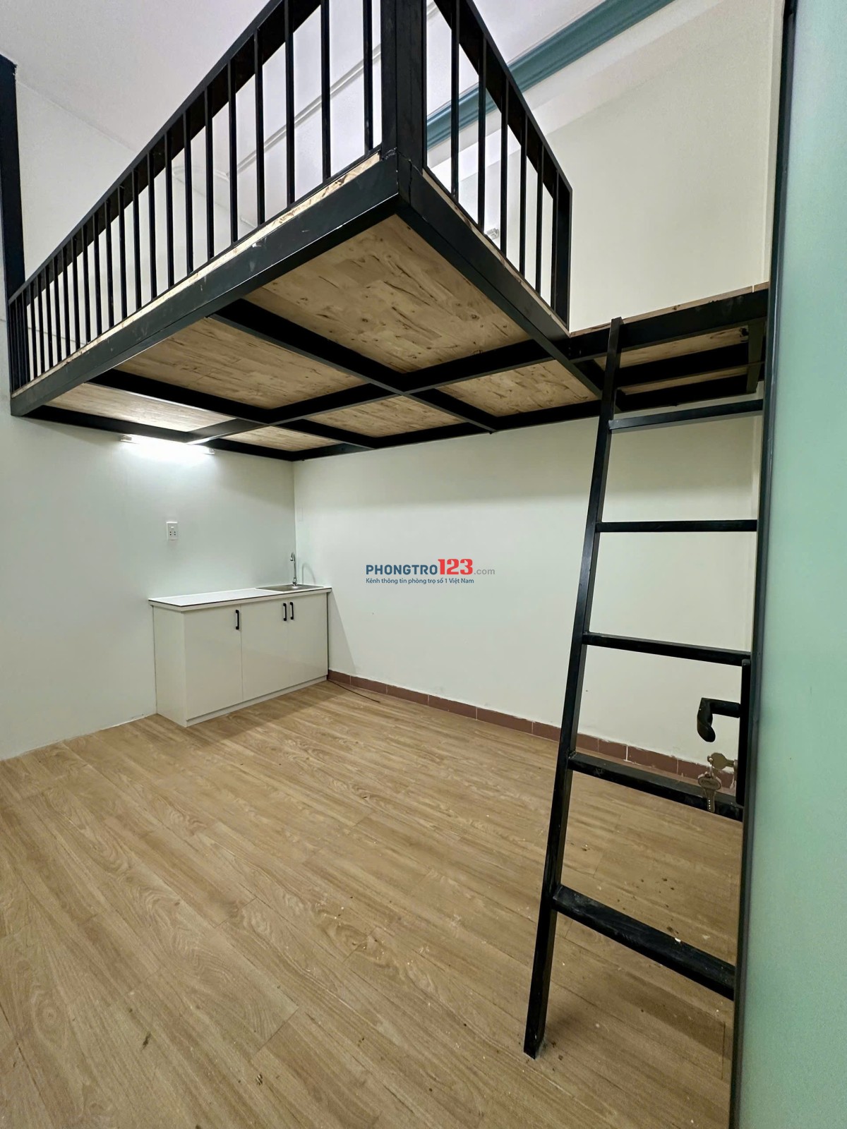 Phòng cho thuê mới toanh, có gác cao – Vị trí Điện Biên Phủ, P17 Bình Thạnh thuận tiện di chuyển