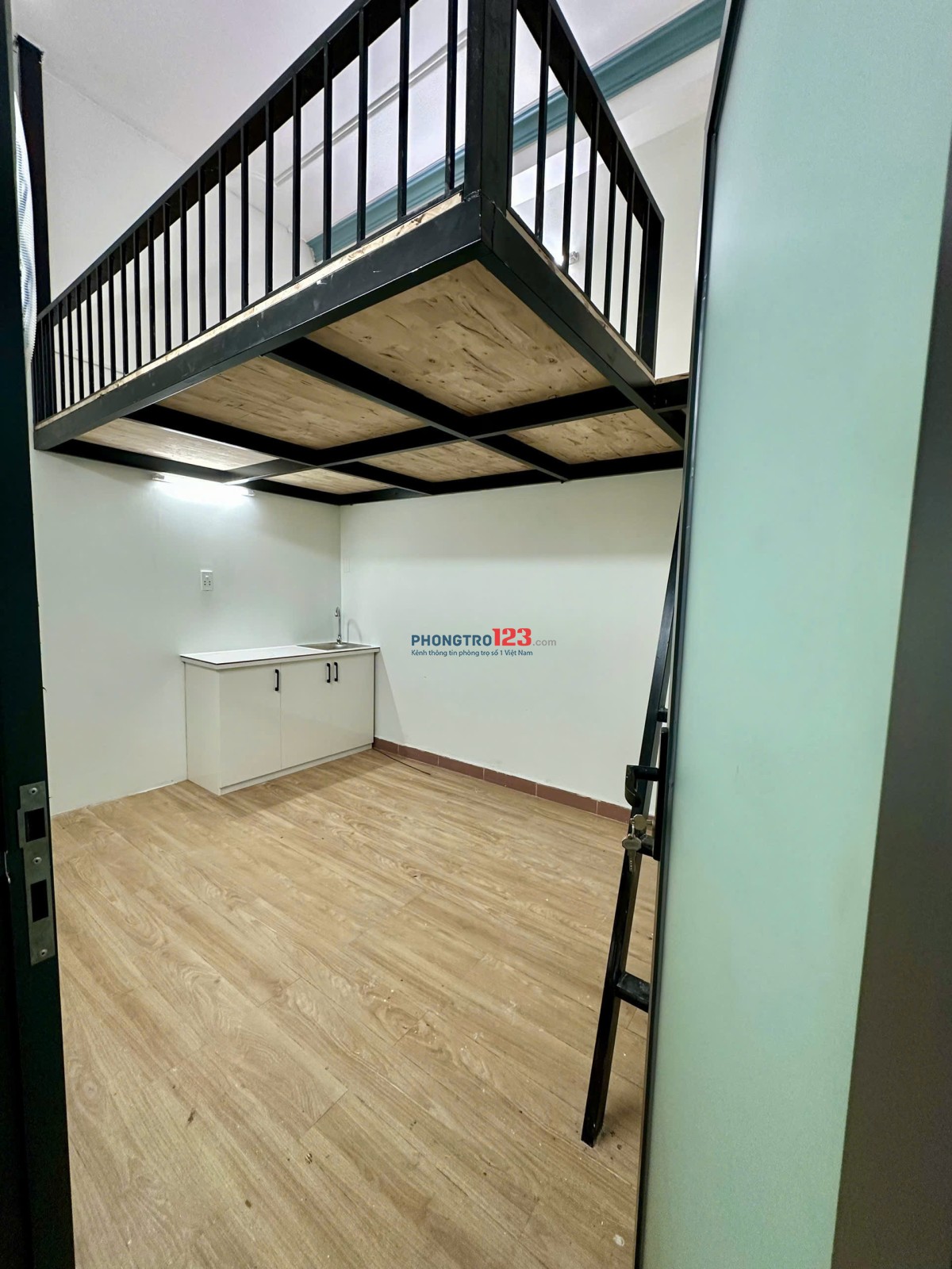 Phòng cho thuê mới toanh, có gác cao – Vị trí Điện Biên Phủ, P17 Bình Thạnh thuận tiện di chuyển