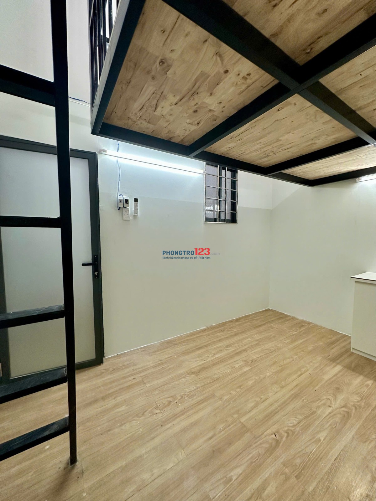 Phòng cho thuê mới toanh, có gác cao – Vị trí Điện Biên Phủ, P17 Bình Thạnh thuận tiện di chuyển