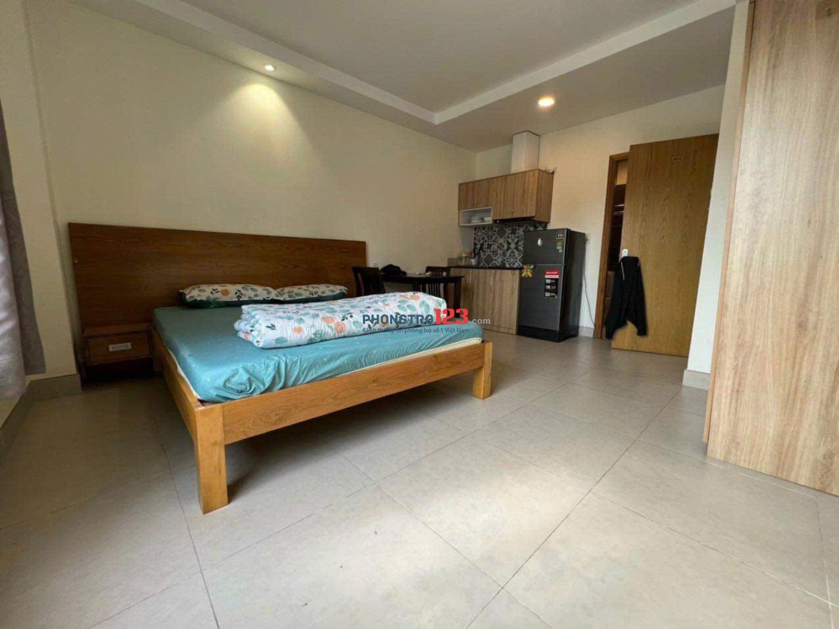 CĂN HỘ FULL NỘI THẤT, CỬA SỔ, THANG MÁY, GẦN HÀNG XANH, ĐẠI HỌC HUTECH, GTVT.