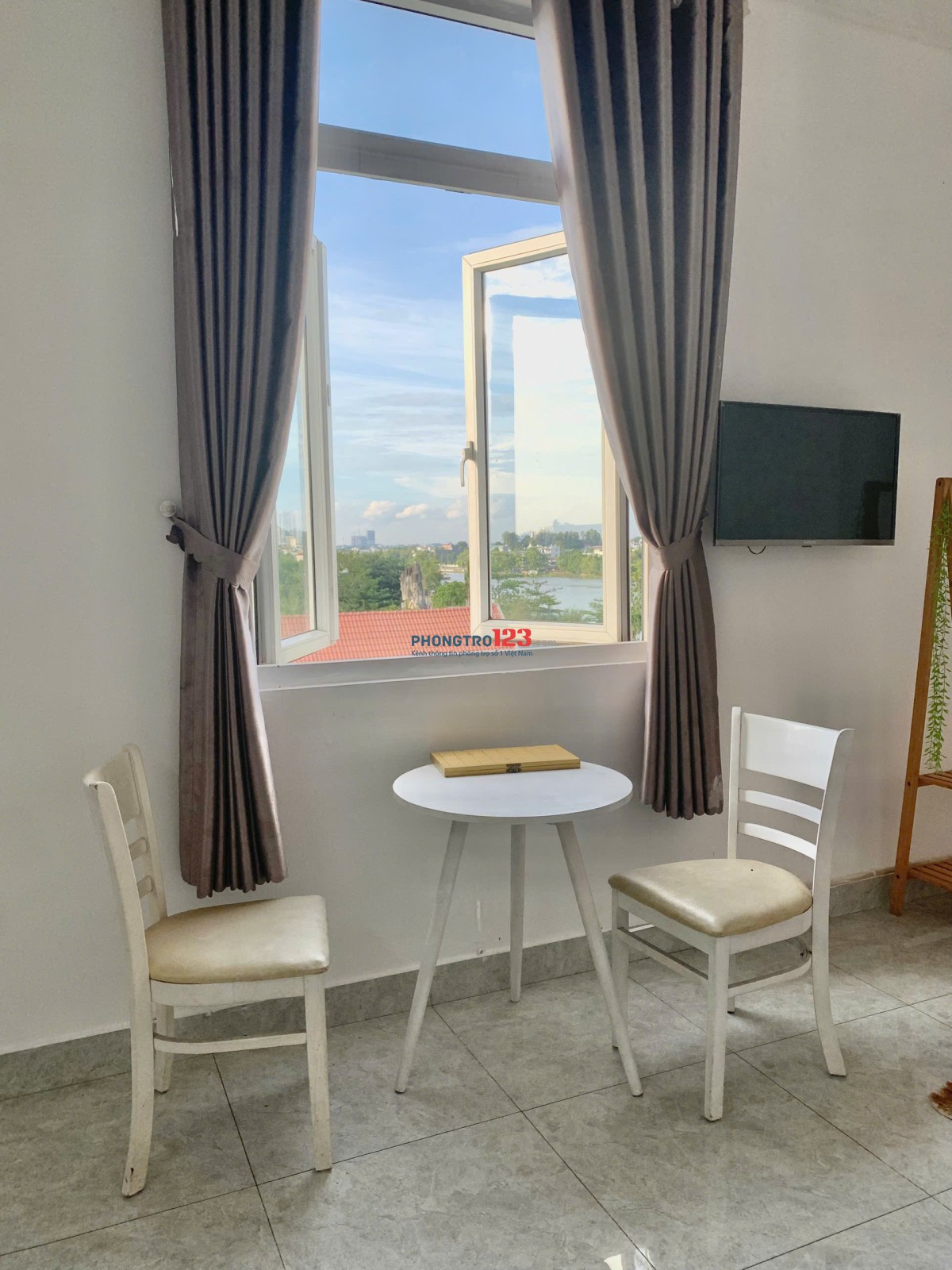 PHÒNG TRỌ VIEW BỜ SÔNG - RỘNG RÃI, CÓ DECOR