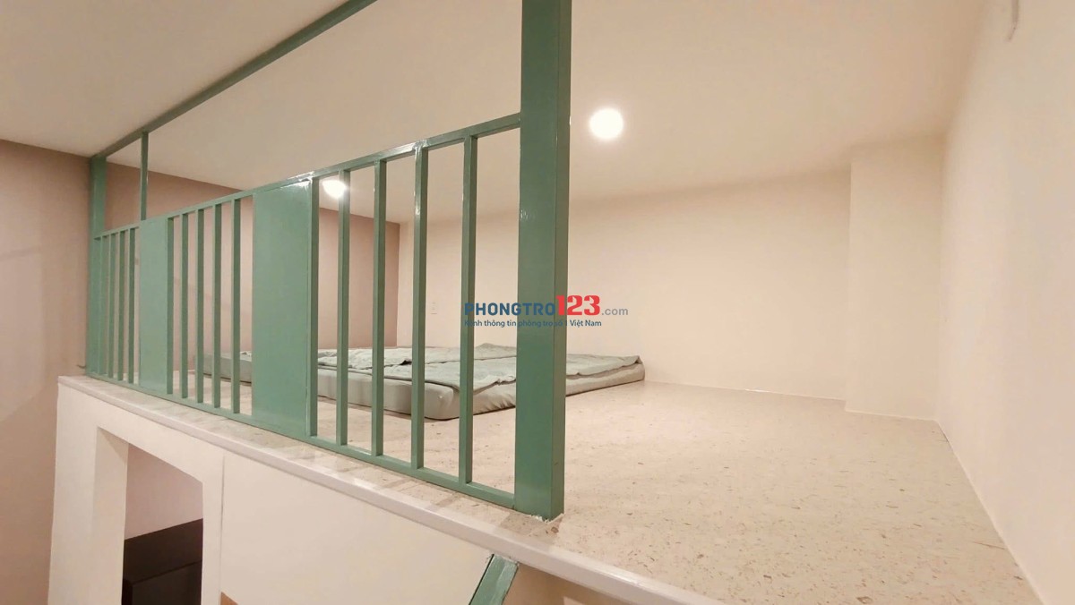 Căn Hộ có gác cửa sổ thoáng, ngay trục đường chính Quận Bình Thạnh , giáp Q1, Q3